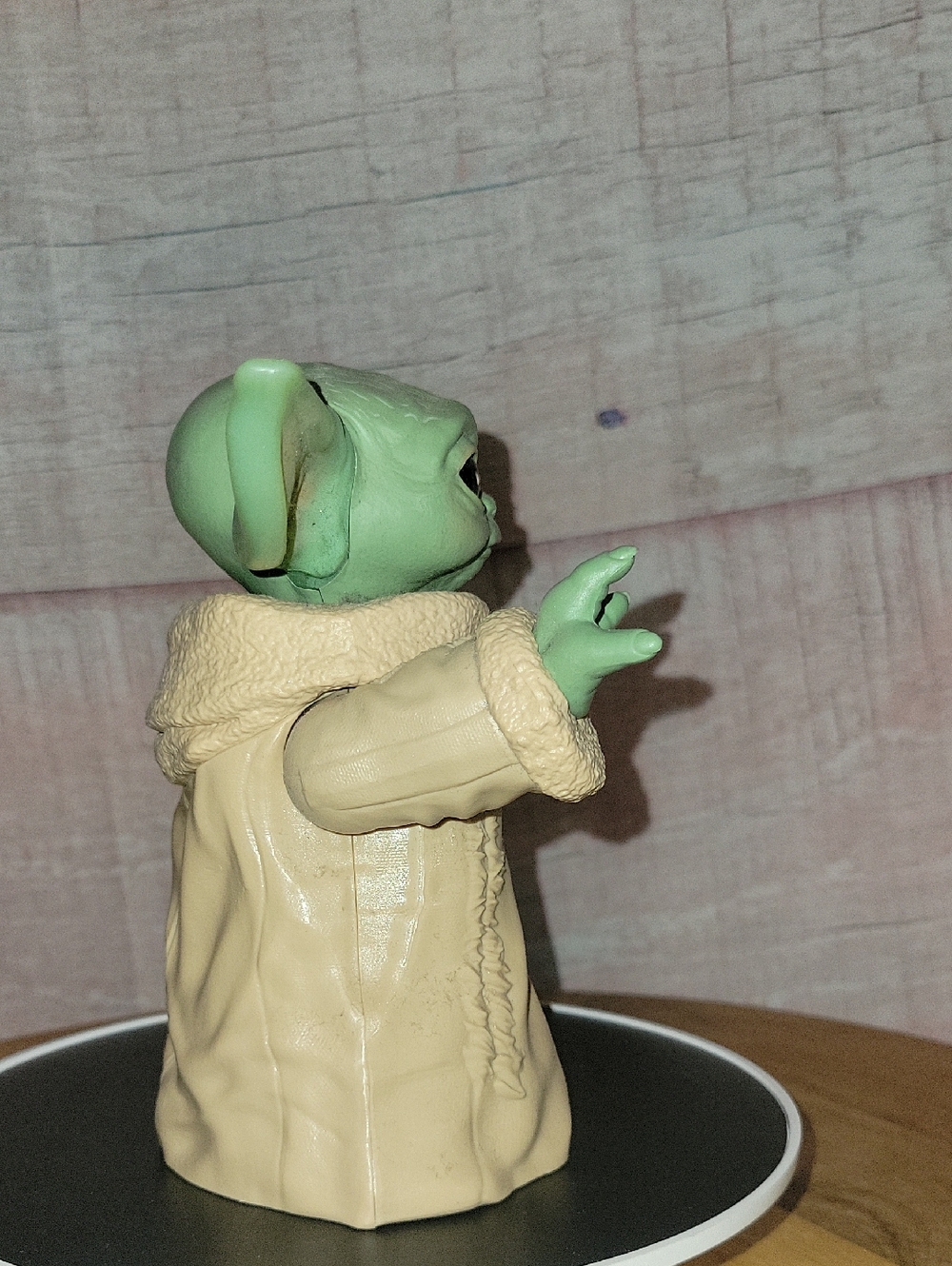 Grogu Action Figure - Picture 5 of 8